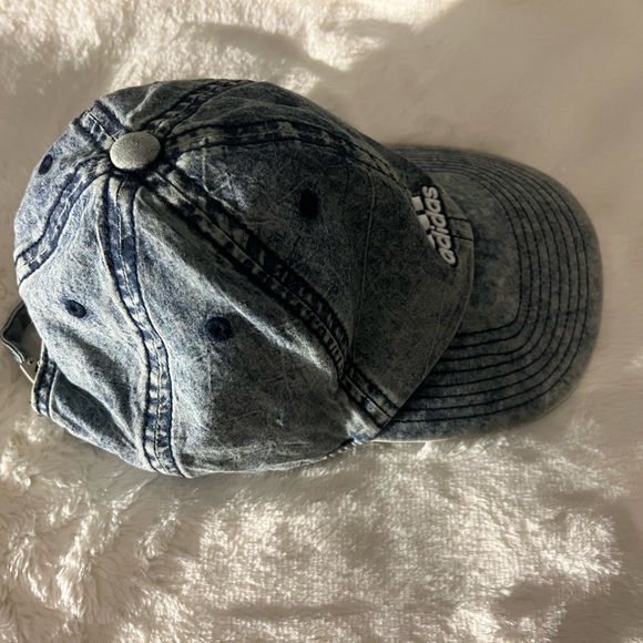 Adidas women’s denim wash hat - Picture 3 of 3